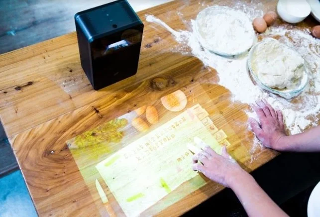 Quer um projetor portátil? Puppy Cube é lançado com Android 6.0 no Indiegogo